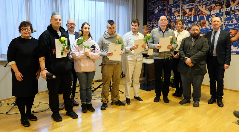 Zertifikatübergabe für Berufsabsolventen aus Behinderten-Werkstätten in Magdeburg 